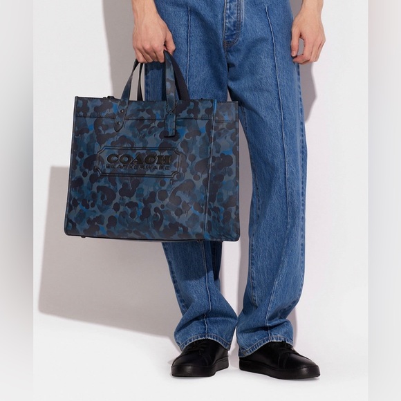 New Coach Field Tote 40 With Camo Print - Picture 3 of 8